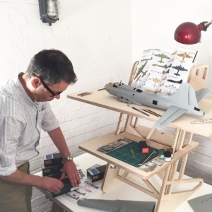 A massive thank you to @theaeronut for bringing in his amazing kit and helping us demonstrate how great the S-Desk is for model making work Ian Ogilvie helping us with the model makers workbench
