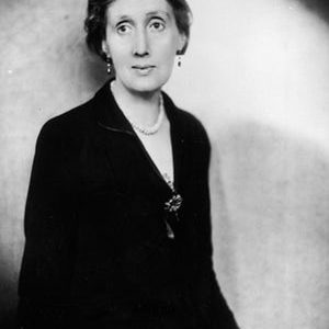 Virginia Woolf wrote at a standing desk
